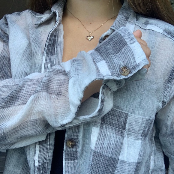 Hollister Grey & White Faded Flannel Shirt !! - Picture 4 of 4